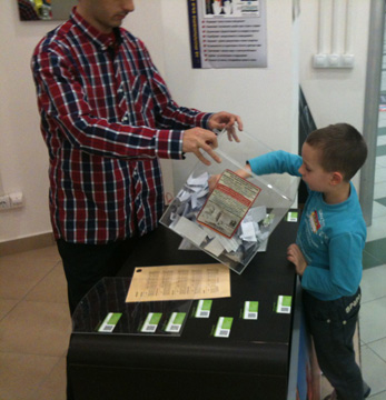 The winners were drawn by a young client in Mall Galleria
